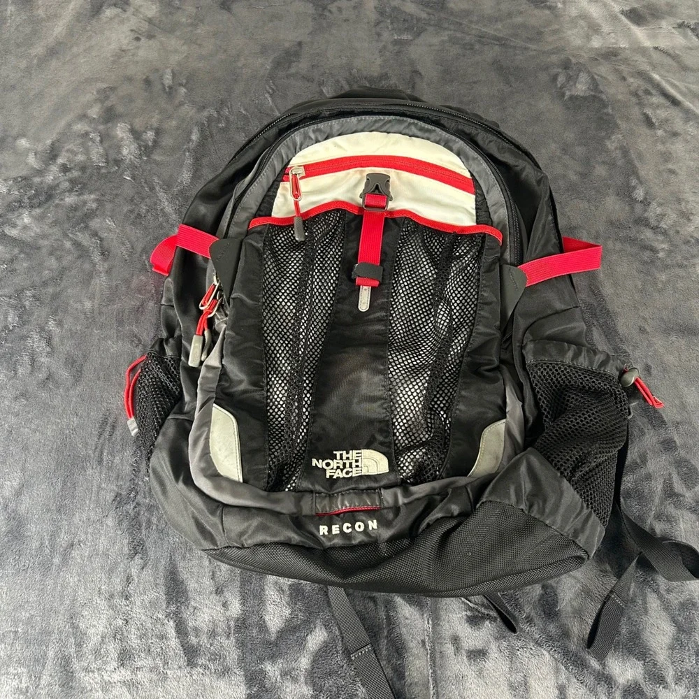 The North Face Recon Backpack Unisex OS Black Red Mesh Front Stash Pocket